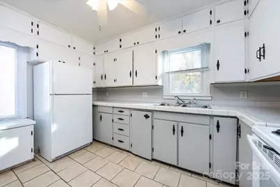 1027 Holland Avenue, Gastonia, NC 28052 - Photo 8