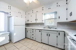 1027 Holland Ave, Gastonia, NC 28052 - Photo 8