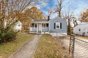 1027 Holland Ave, Gastonia, NC 28052 - Photo 2