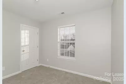 5728 Fairchase Avenue, Charlotte, NC 28269 - Photo 12