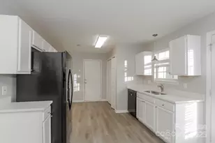 5728 Fairchase Ave, Charlotte, NC 28269 - Photo 6