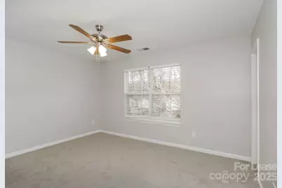 5728 Fairchase Avenue, Charlotte, NC 28269 - Photo 8