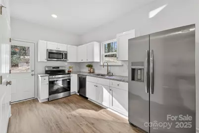 1822 Wilson W Lee Boulevard, Statesville, NC 28677 - Photo 8