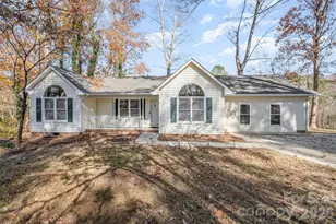 123 General Pemberton St, Stanley, NC 28164 - Photo 2