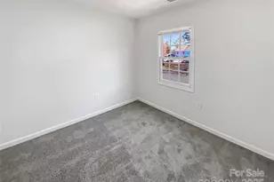 2118 Augusta St, Charlotte, NC 28216 - Photo 12