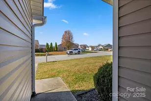 284 Mud Creek Rd, Fletcher, NC 28732 - Photo 4