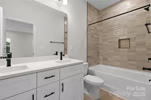 7805 Casa Loma Rd, Charlotte, NC 28269 - Photo 12