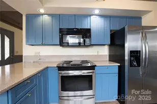 400 Three Dog Mountain Rd, Bakersville, NC 28705 - Photo 16