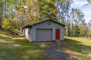 400 Three Dog Mountain Rd, Bakersville, NC 28705 - Photo 44