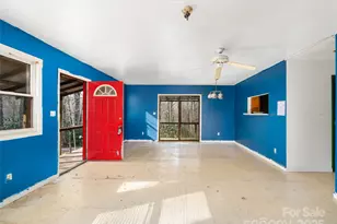 74 George St, Spruce Pine, NC 28777 - Photo 8