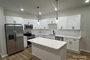 9717 Misenheimer Rd, Charlotte, NC 28215 - Photo 6