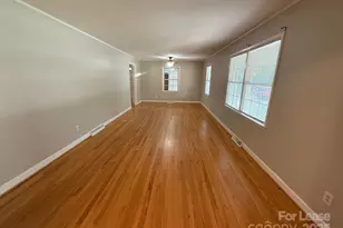 301 Montgomery Dr, Statesville, NC 28625 - Photo 2