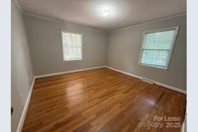 301 Montgomery Drive, Statesville, NC 28625 - Photo 4