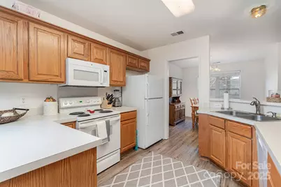 7520 Shadowstone Drive, Charlotte, NC 28270 - Photo 10