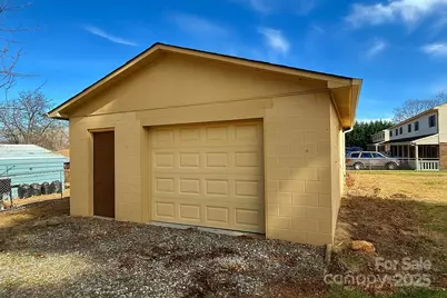 325 Sheldon Street, Hudson, NC 28638 - Photo 16