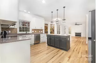 884 Clonmel Dr, Matthews, NC 28104 - Photo 14