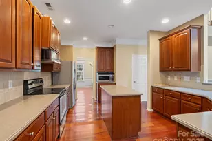 9903 Southampton Commons Dr, Charlotte, NC 28277 - Photo 6