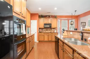 253 Garnet Ct, Fort Mill, SC 29708 - Photo 4