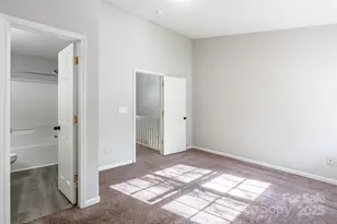 6856 Cypress Tree Ln, Charlotte, NC 28215 - Photo 12