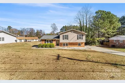 1401 Southwest Boulevard, Newton, NC 28658 - Photo 2