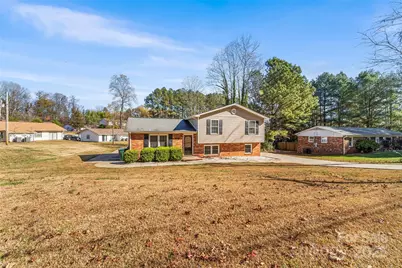 1401 Southwest Boulevard, Newton, NC 28658 - Photo 1