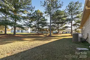 615 Basil Ct, Spartanburg, SC 29301 - Photo 2