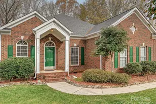 10915 Sycamore Club Dr, Mint Hill, NC 28227 - Photo 2