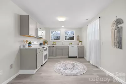 4647 16th Street Drive NE, Hickory, NC 28601 - Photo 4