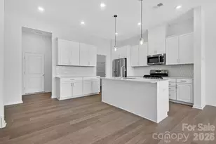 302 Silver Fleet Dr, Indian Trail, NC 28079 - Photo 2