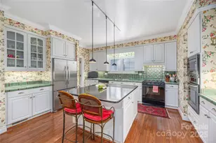 42 Tiverton Ln, Asheville, NC 28803 - Photo 12