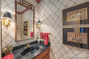 42 Tiverton Ln, Asheville, NC 28803 - Photo 16