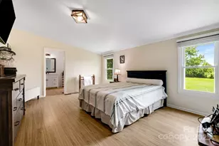 37 Bittersweet Dr, Hendersonville, NC 28792 - Photo 6