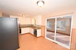 648 7th Ave SE, Hickory, NC 28602 - Photo 6