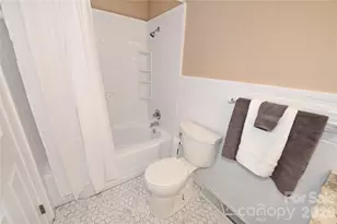 648 7th Ave SE, Hickory, NC 28602 - Photo 16