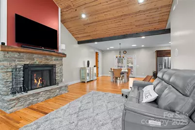 102 Wolf Shoals Drive, Hendersonville, NC 28739 - Photo 4