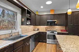 102 Wolf Shoals Dr, Hendersonville, NC 28739 - Photo 12