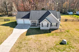 391 Brook Glen Dr, Mooresville, NC 28115 - Photo 2