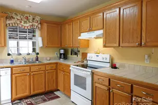 111 8th St, York, SC 29745 - Photo 2