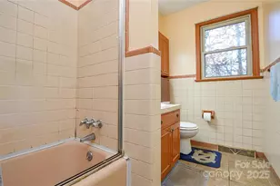 1405 Forest Park Dr, Statesville, NC 28677 - Photo 14