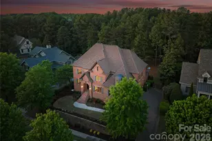 16849 Ashton Oaks Dr, Charlotte, NC 28278 - Photo 2