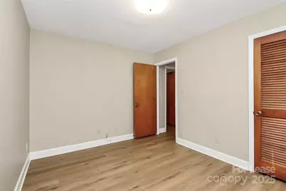 3728 Dresden Drive E, Charlotte, NC 28205 - Photo 10