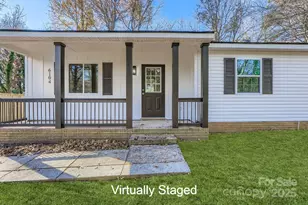 6104 Bridlewood Ln, Charlotte, NC 28215 - Photo 2