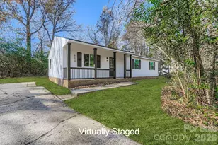 6104 Bridlewood Ln, Charlotte, NC 28215 - Photo 2