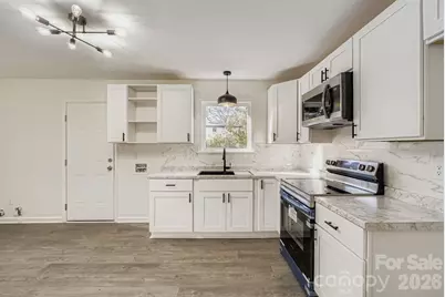 6104 Bridlewood Lane, Charlotte, NC 28215 - Photo 14