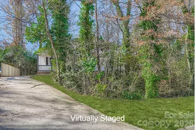 6104 Bridlewood Lane, Charlotte, NC 28215 - Photo 4