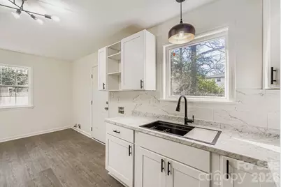 6104 Bridlewood Lane, Charlotte, NC 28215 - Photo 14