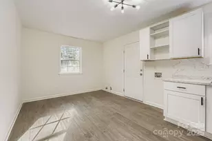 6104 Bridlewood Ln, Charlotte, NC 28215 - Photo 16