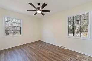 129 Willow Brook Rd, Hendersonville, NC 28792 - Photo 12