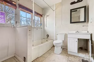 319 N Linwood Ave, Charlotte, NC 28216 - Photo 14