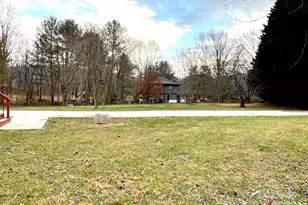 14 Spring Lake Dr, Fletcher, NC 28732 - Photo 2